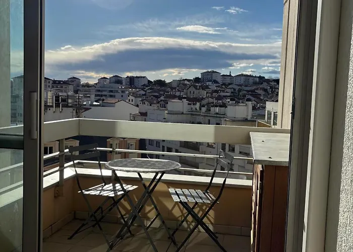 Studio et piscine sur la grande plage